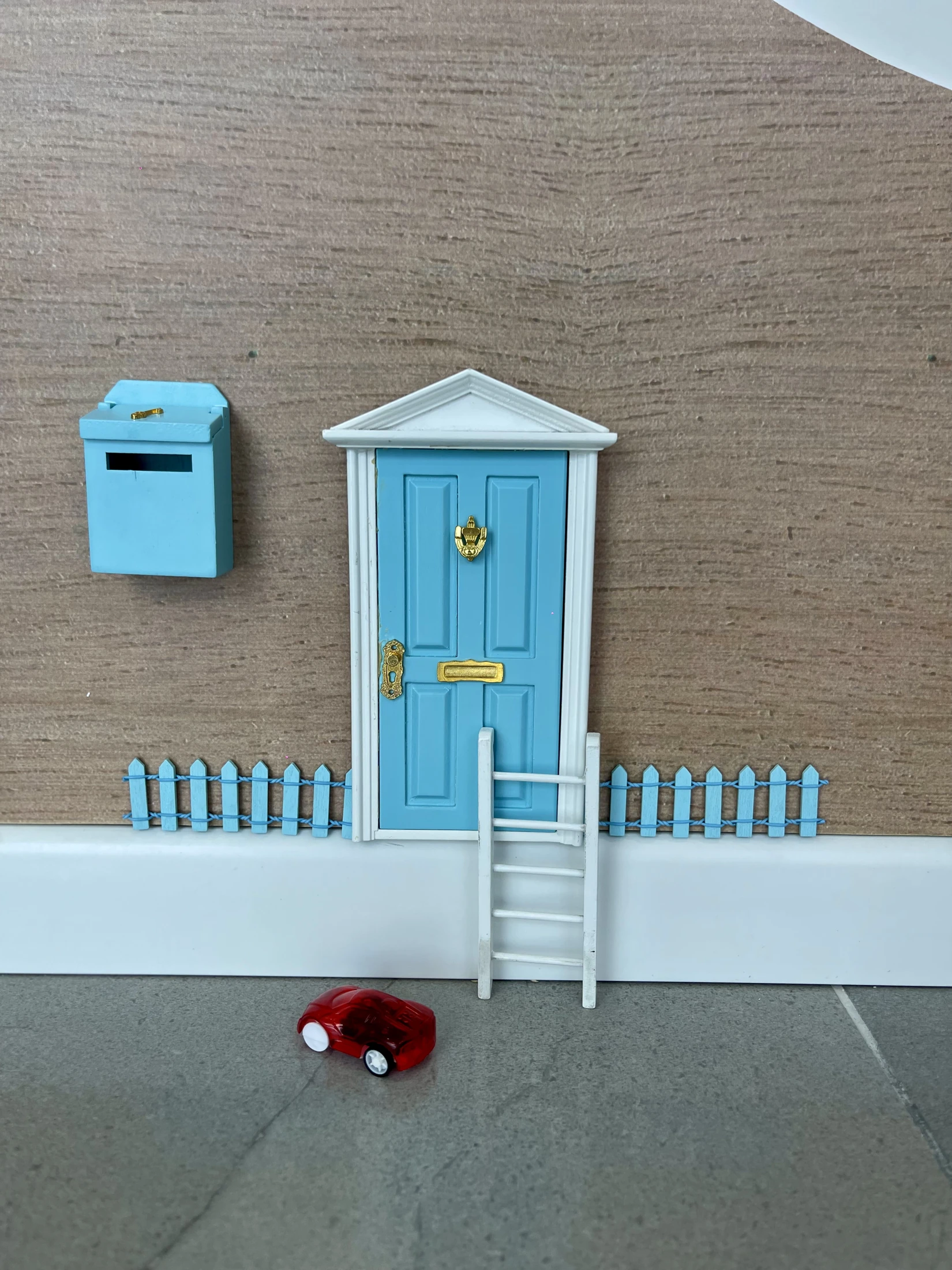 Puerta infantil decorativa dentro de Blümik