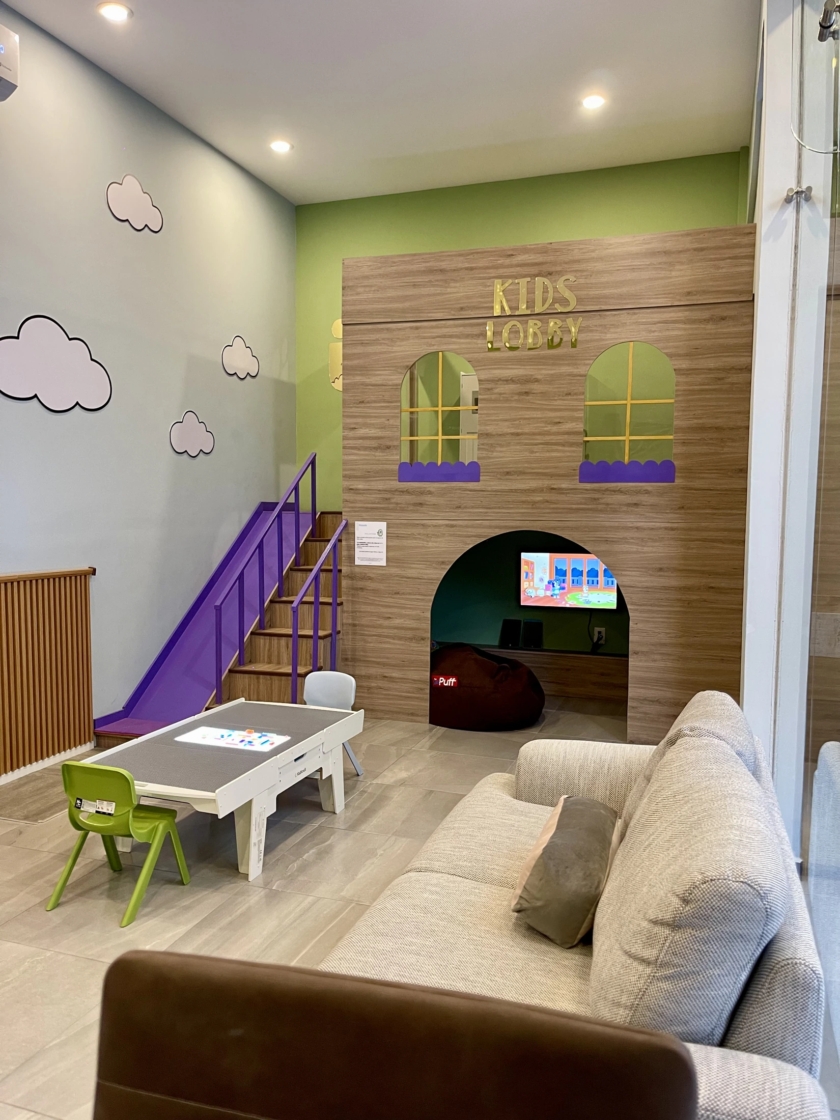 Sala infantil de espera en Blümik